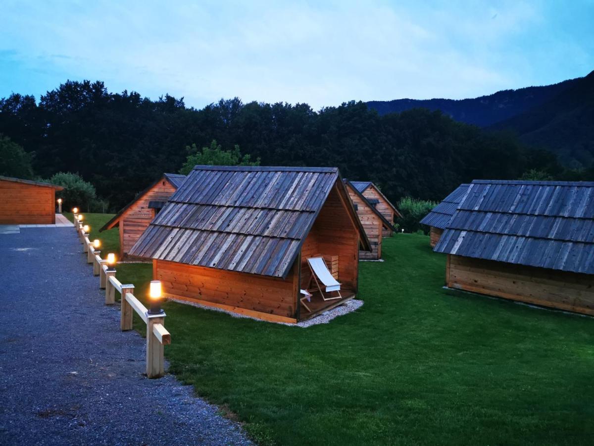 Small Wooden Houses And Apartments Zgornja Dobrava Radovljica Ngoại thất bức ảnh